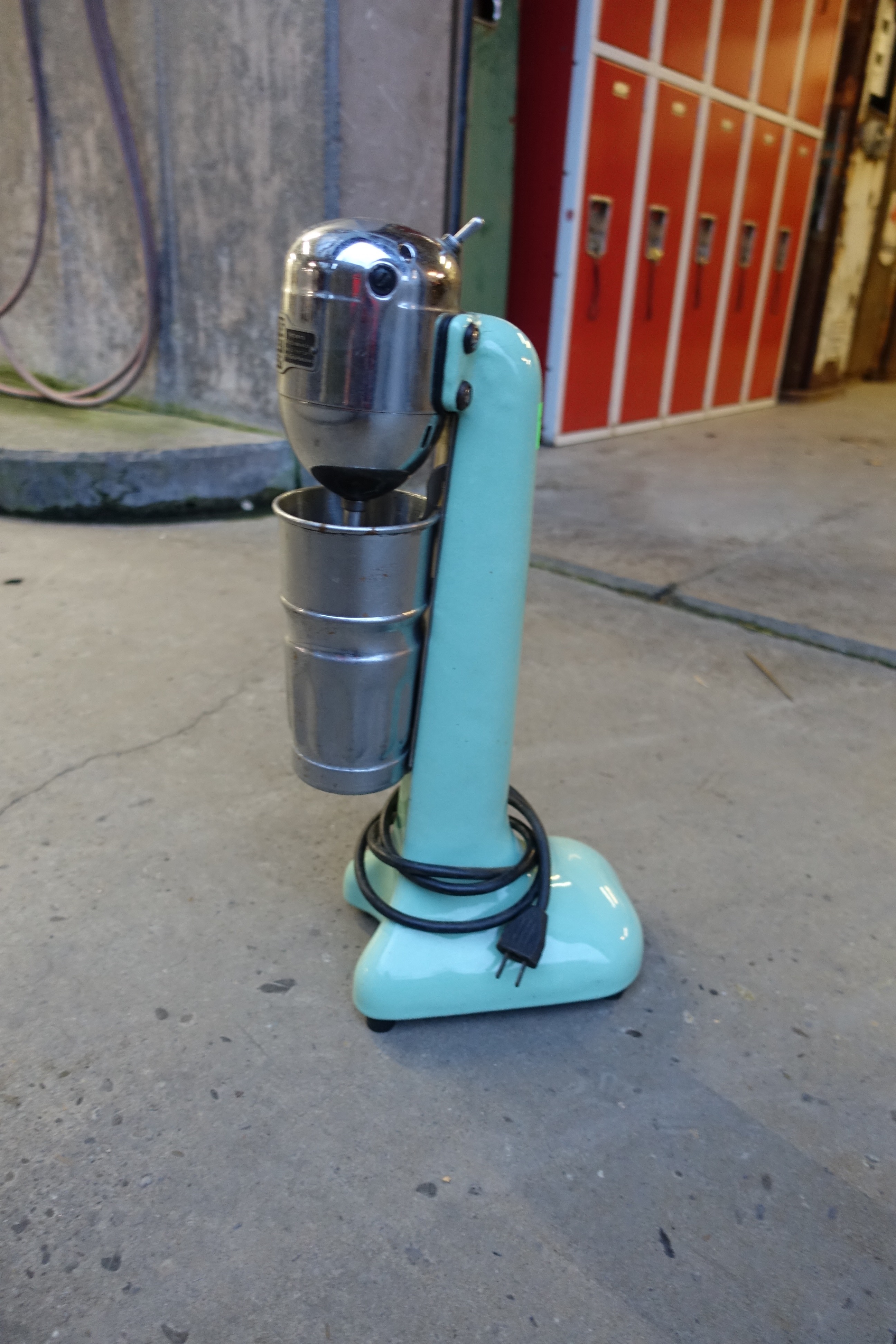 Myers bullet outlet mixer