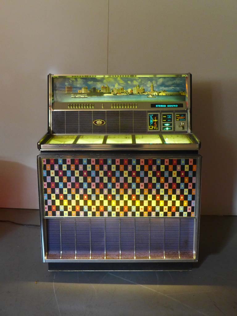 Blackforest Warehouse Online Shop - Wurlitzer 3310 Americana III Jukebox