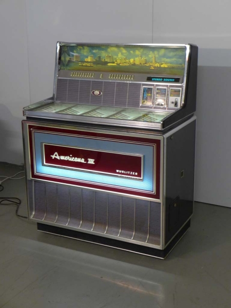 Blackforest Warehouse Online Shop - Wurlitzer 3310 Americana III Jukebox